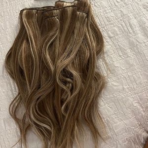 14” P6/613 Clip-in hair extensions